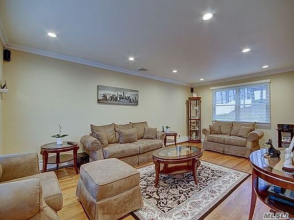 4th image of 11 Heller Pl