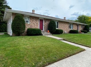 963 S 41st St, Manitowoc, WI 54220