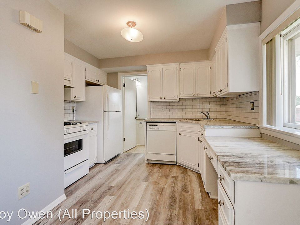 1st image of 3512 W Lakefield Dr #3