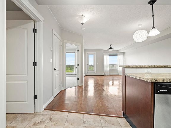 4th image of 33 5th Ave #612