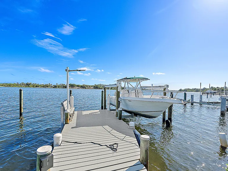 12140 SE Indian River Dr N — Photo 12