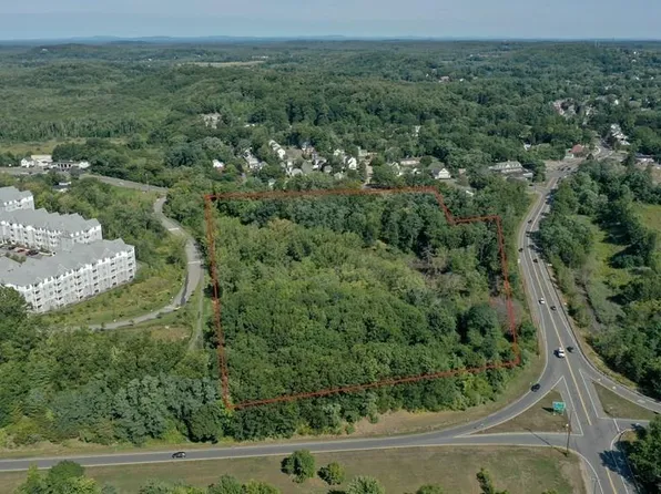 28 Haverhill Rd, Amesbury, MA 01913