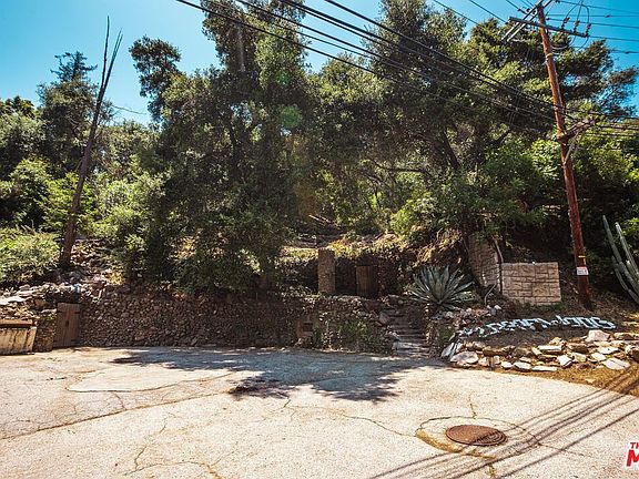 4th image of 2401 Laurel Canyon Blvd