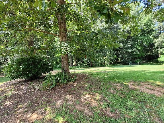3rd image of 106 Adams Dr