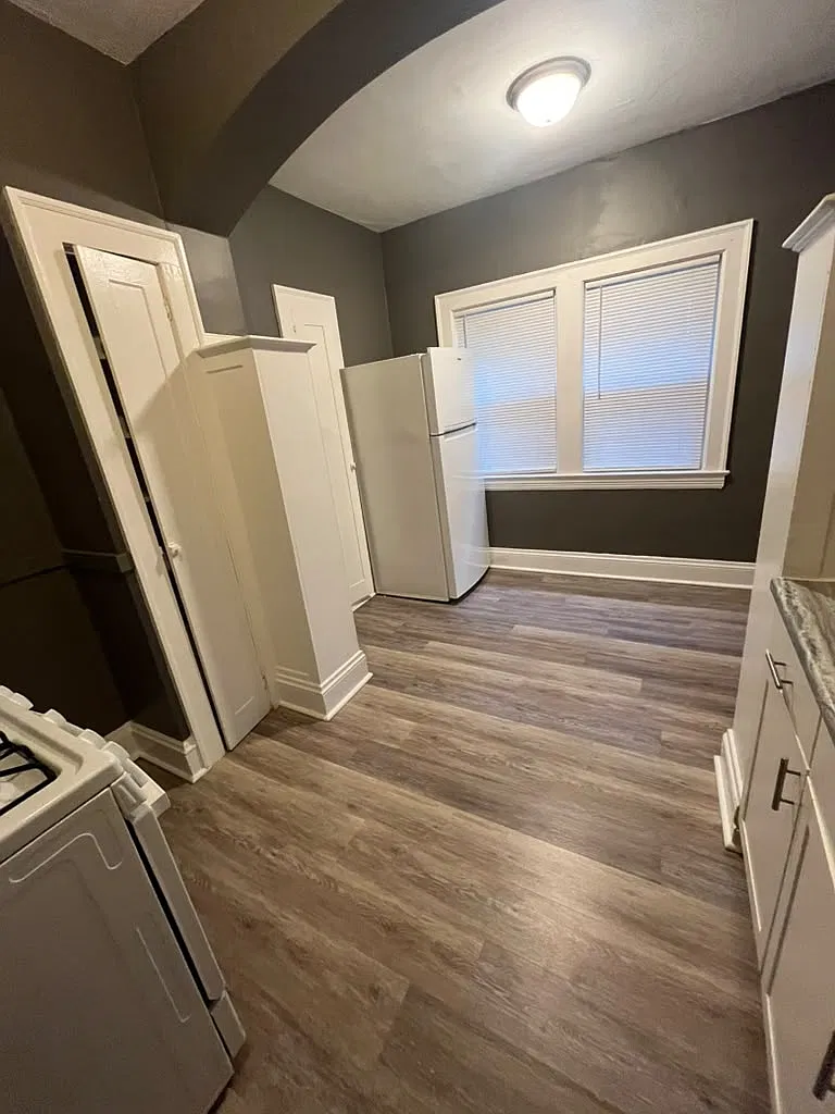 1 bed, 800 sqft, $1,100 — Photo 2