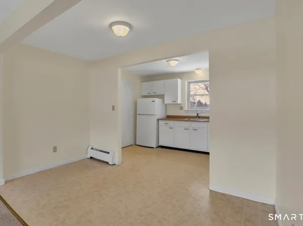 3 Colonial Dr APT C, Rocky Hill, CT 06067