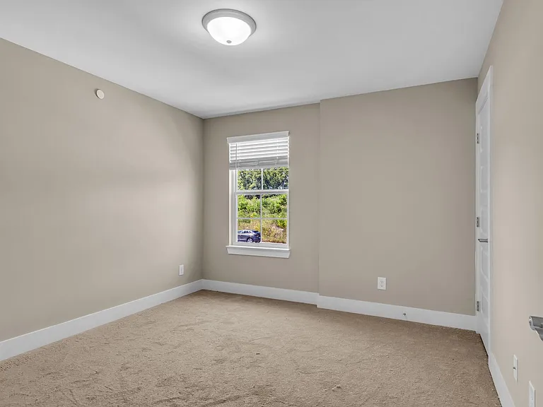 117 Traveller Ln — Photo 11