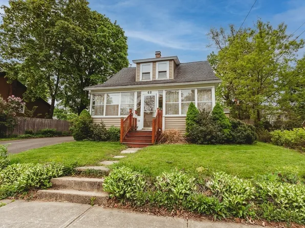 68 West St, Greenfield, MA 01301