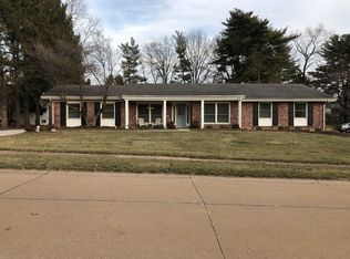 411 Spring Valley Ct, Chesterfield, MO 63017