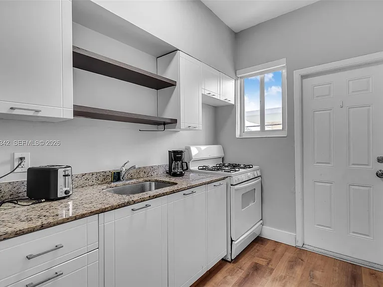 8100 Harding Ave #514 — Photo 9