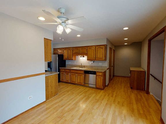 5th image of 10S225 Kaye Ln