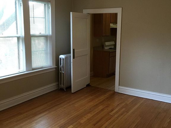 5th image of 203 S Lombard Ave APT 3