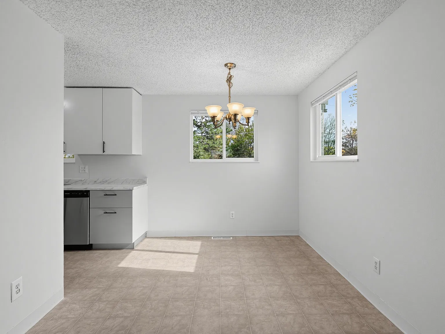 3 bed, 2150 sqft, $3,100 — Photo 3