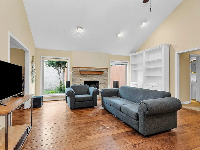 11634 Southlake Dr — Photo 7