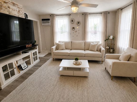 2nd image of 3863 Evers St