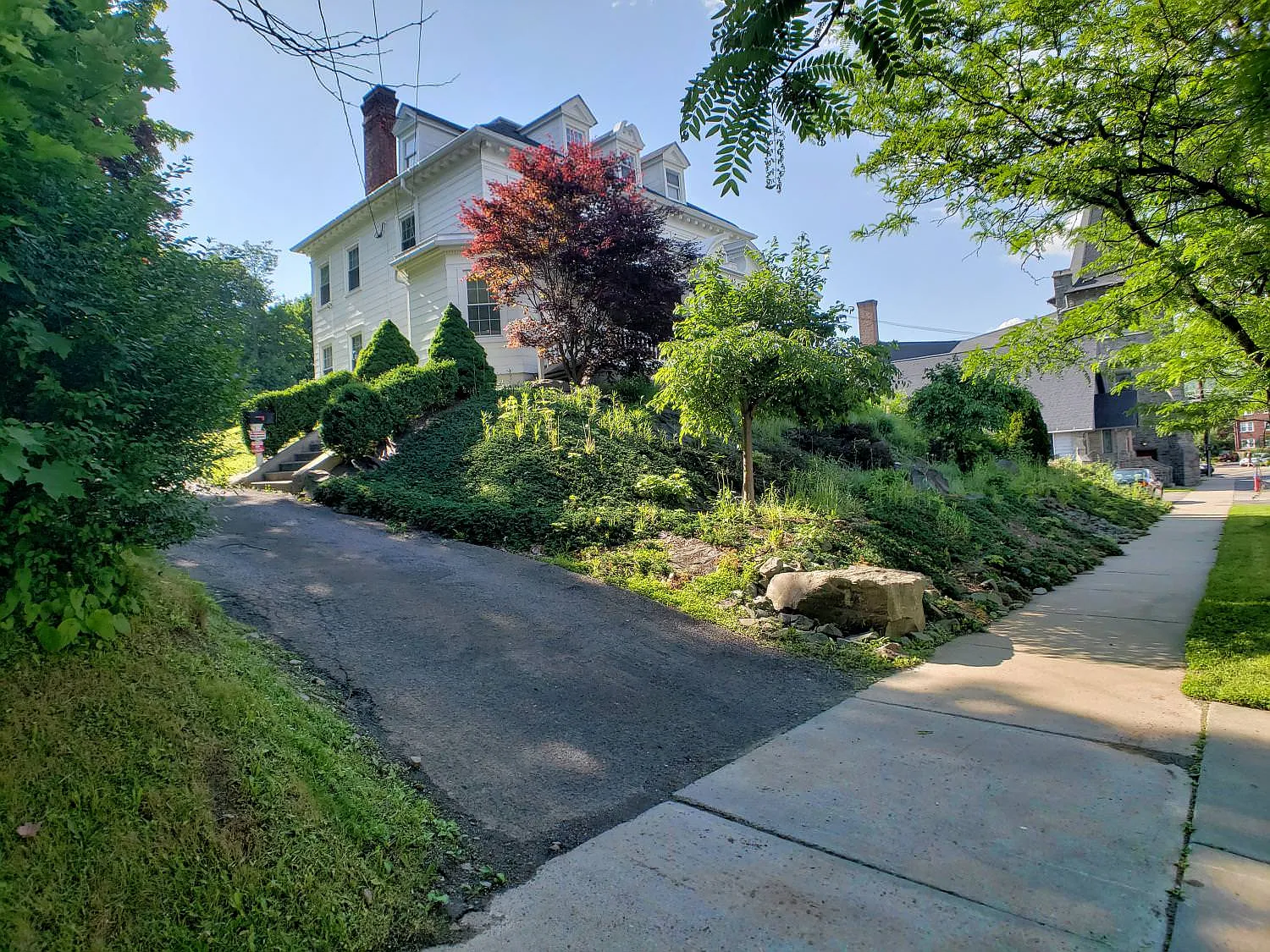8 bed, 4000 sqft, $5,000 — Photo 3
