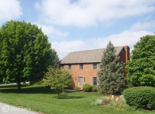 459 Larkspur Ln, Chambersburg, PA