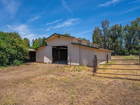 5th image of 9871 Deschutes Rd