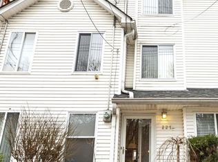 221 Arlo Rd, Staten Island, NY 10301