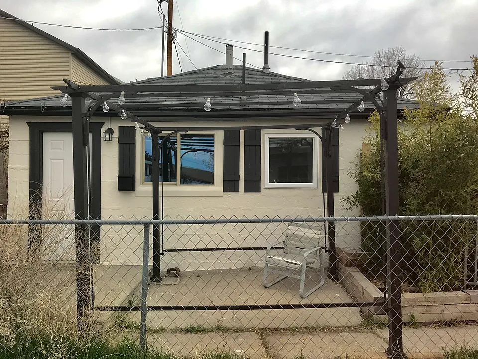 92 W Shelley Ave #B