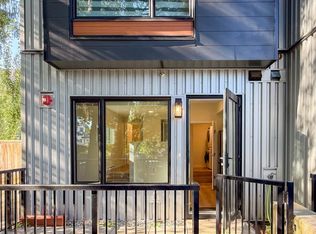 2070 E 20th Ave #G22, Vancouver, BC V5N 2L2