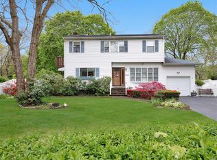 1031 Howells Rd, Bay Shore, NY 11706
