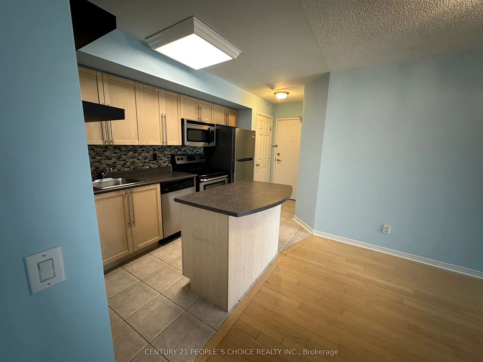 2 bed, $2,300 — Photo 4
