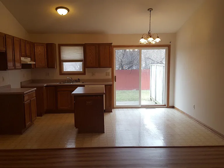 5109 52nd Ave — Photo 5