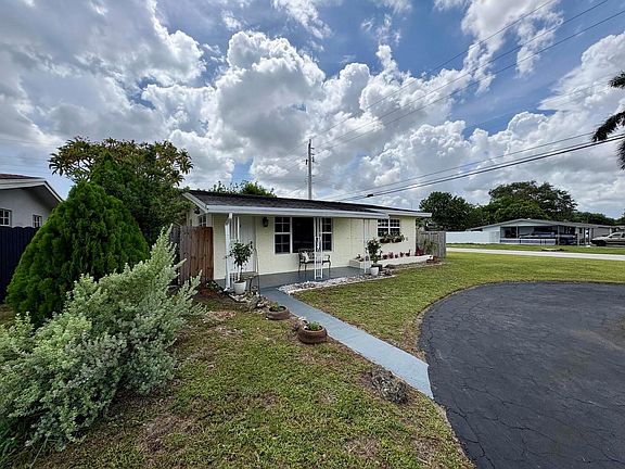 2nd image of 2441 Gulfstream Drive
