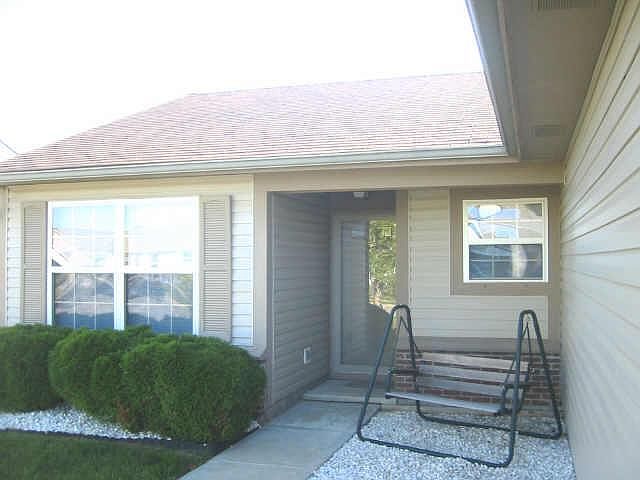2nd image of 6131 W Longmeadow Dr
