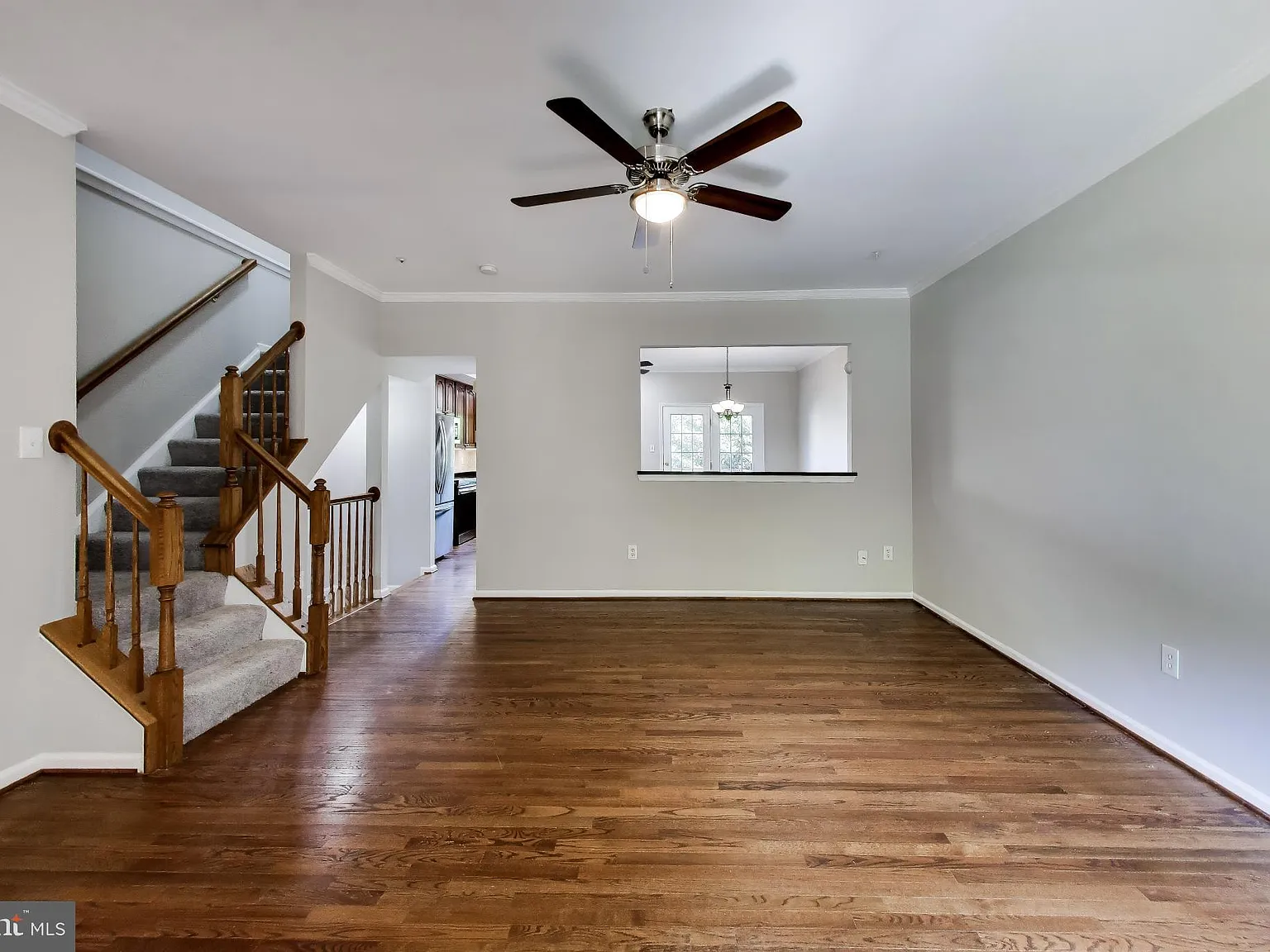 3 bed, 4.0 bath, 2123 sqft, $3,200 — Photo 4