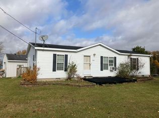 3211 E Surrey Rd, Clare, MI 48617