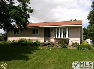 2511 Carol Ann Dr, Lapeer, MI 48446