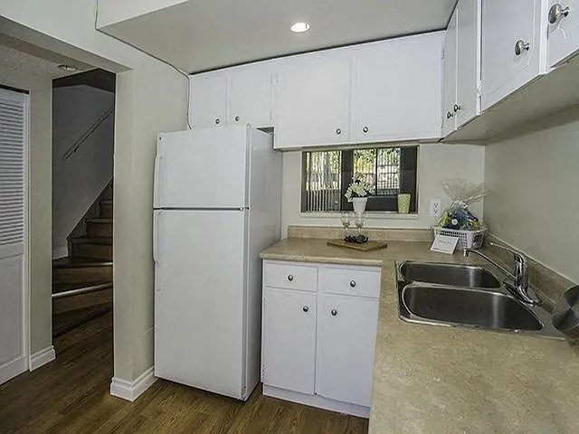 204 Cassils Rd E — Photo 9