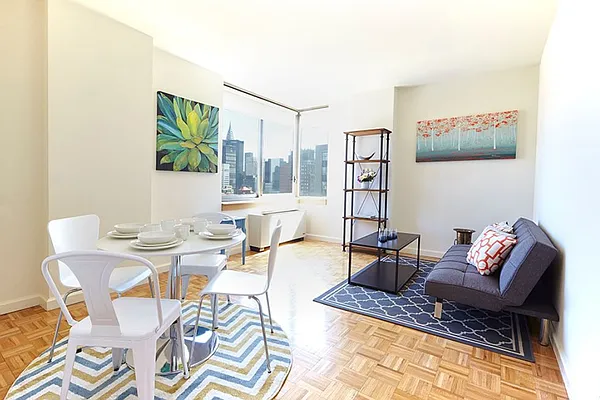 Rented by Compass | media 23