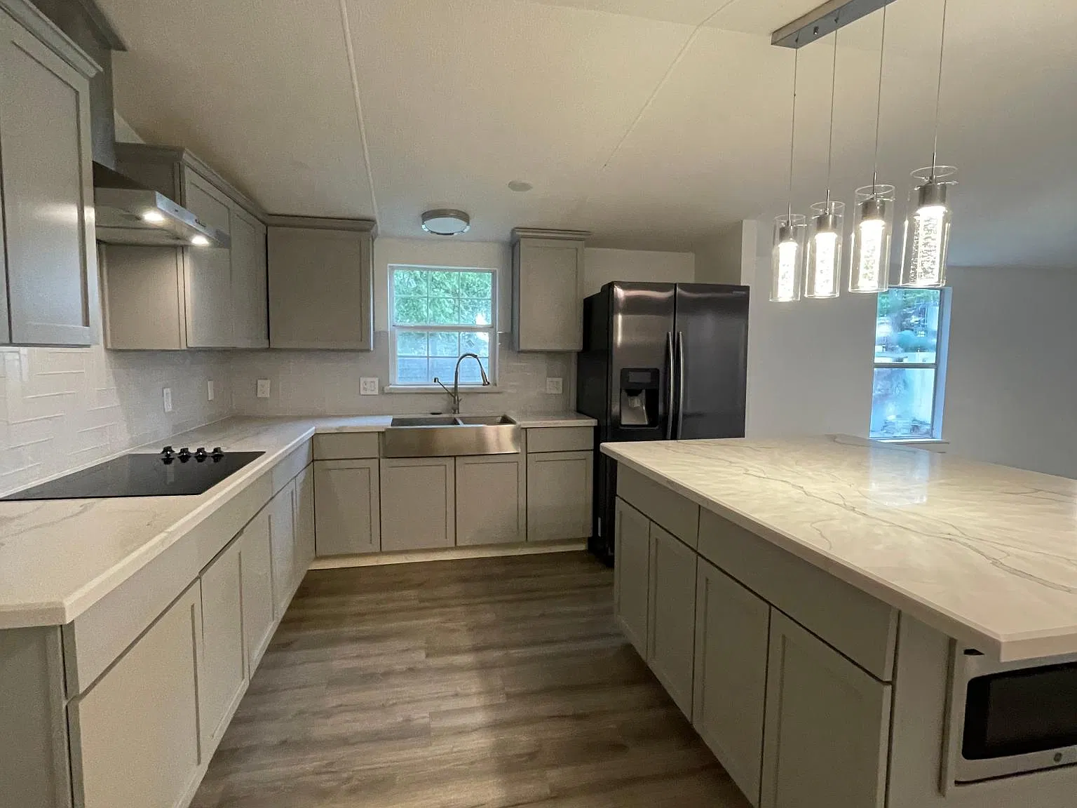 12315 Lynda Dr — Photo 2