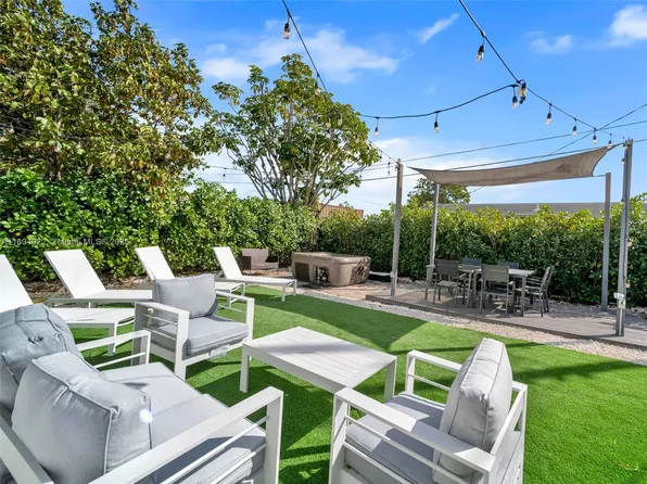 421 W Pembroke Rd #0, Hallandale, FL 33009