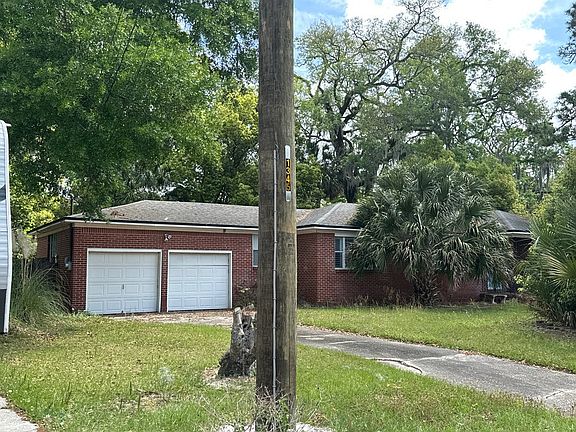 3rd image of 1353 Live Oak Ln