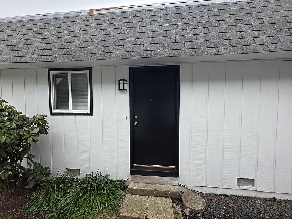 1st image of 354 Catron St N #2