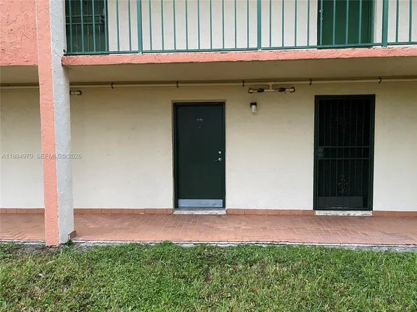 9405 W Flagler St APT D105, Miami, FL 33174