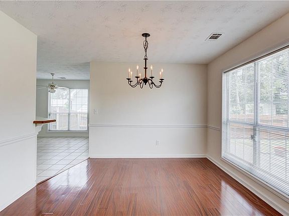4th image of 2292 Red Rose Ln