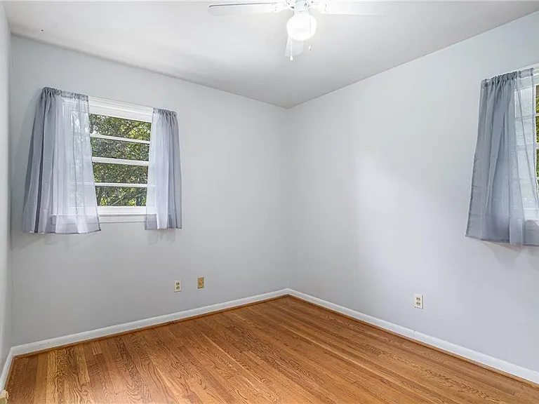 2839 Concord Dr — Photo 16