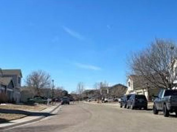 Exterior Neighborhood (street photo)
