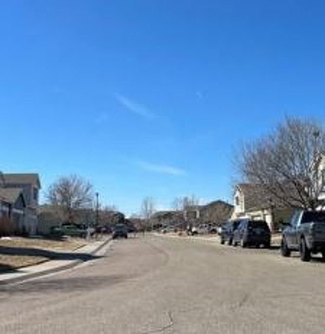 Exterior Neighborhood (street photo)