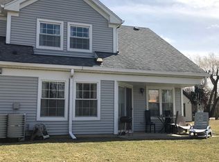 712 Sutton Cir, Wheeling, IL 60090