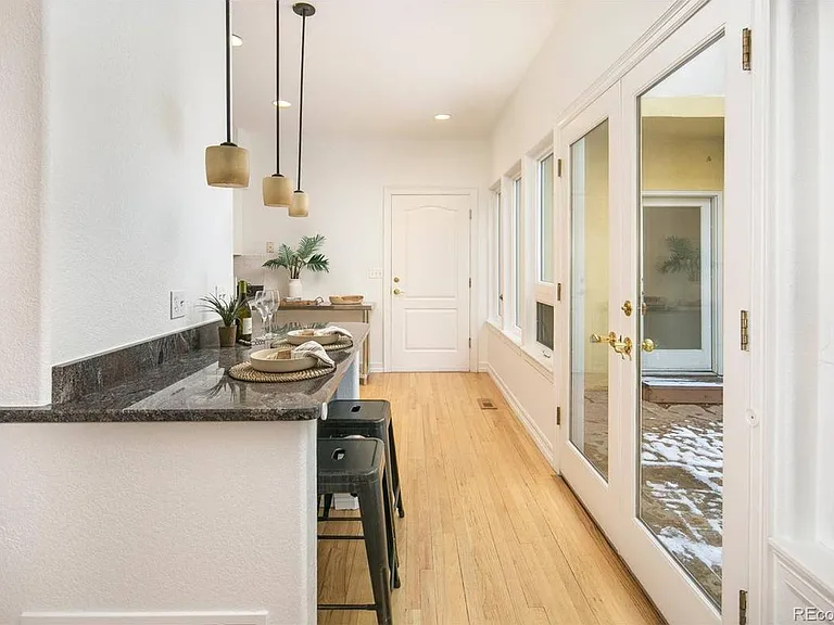 S Locust St — Photo 4
