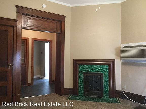 5th image of 659 Swan St APT 3
