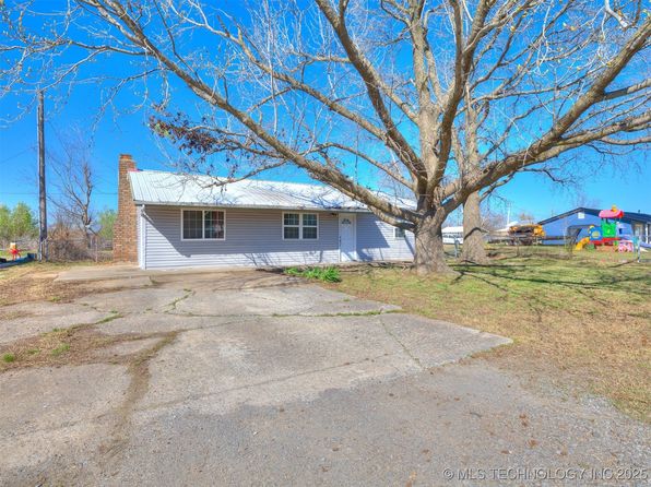 27259 E 742nd Rd, Wagoner, OK 74467