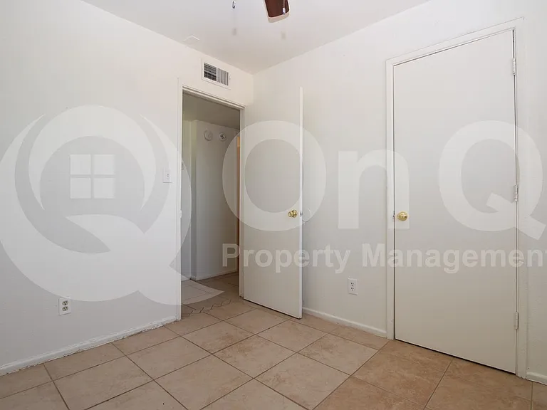 518 W 14th St — Photo 10