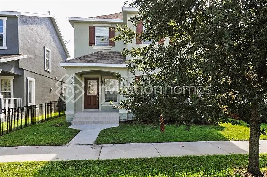 5942 Beaconpark St Lithia, FL 33547 — Photo 1
